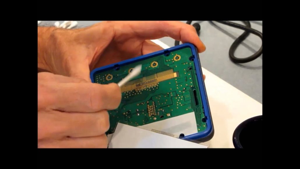 how to clean lcd connector